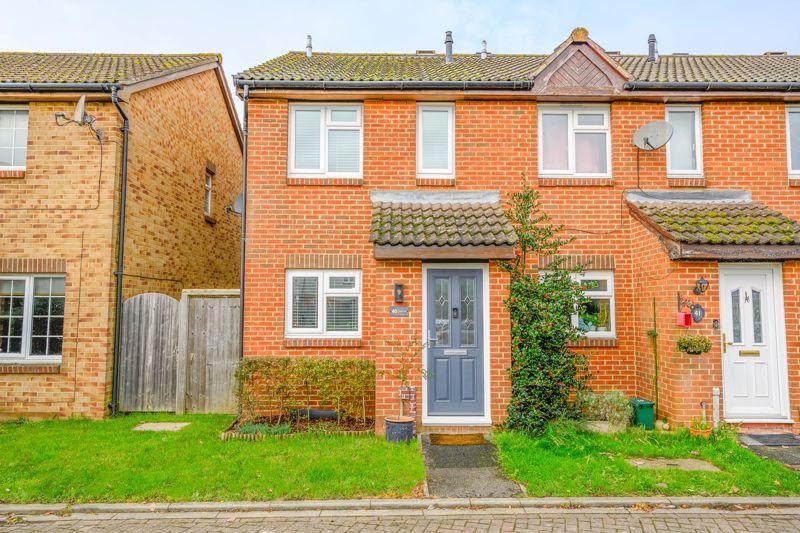 Telford Drive, WaltonOnThames 2 bed end of terrace house for sale £