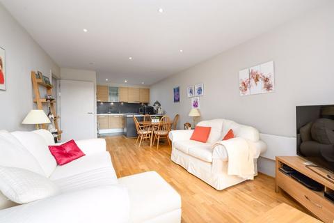 2 bedroom apartment for sale, The Heart, Walton-On-Thames