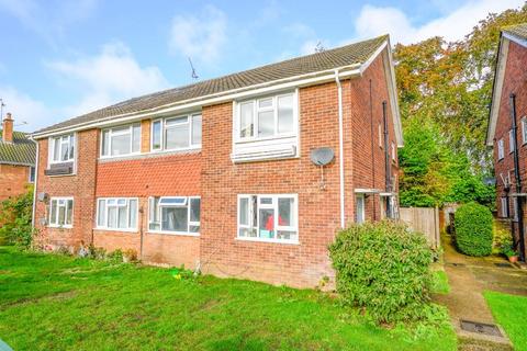 2 bedroom property for sale, Brunswick Close, Walton on Thames