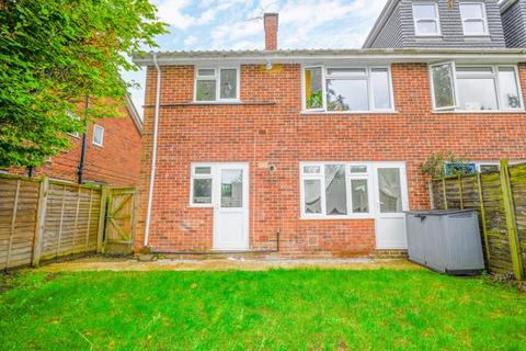 2 bedroom property for sale, Brunswick Close, Walton on Thames