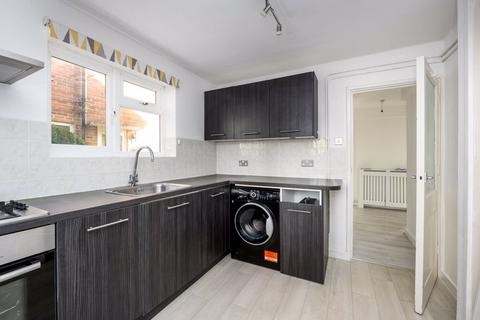 2 bedroom property for sale, Brunswick Close, Walton on Thames