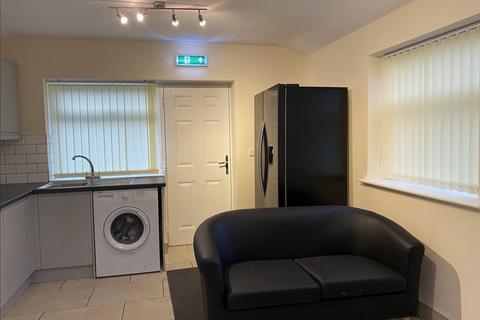 4 bedroom house to rent, Cranbrook Avenue, Hull HU6