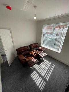 2 bedroom house to rent, Haworth Street, Hull HU6