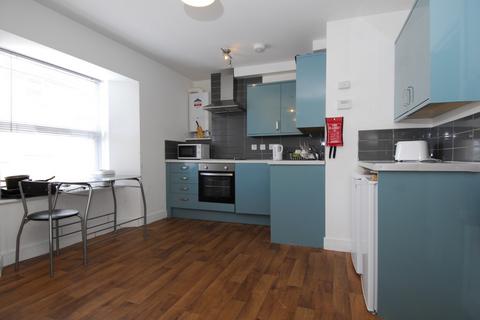 2 bedroom house share to rent, 21 Armada Street, Flat 2