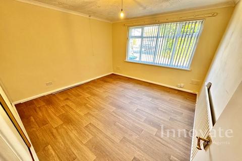 2 bedroom bungalow to rent, Oakham Road, Oldbury B69