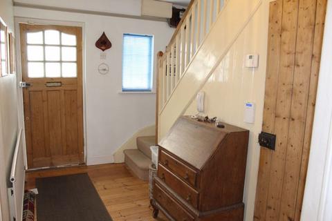 4 bedroom semi-detached house to rent, FAMILY HOME FULL OF CHARACTER AND CHARM