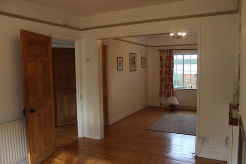 4 bedroom semi-detached house to rent, FAMILY HOME FULL OF CHARACTER AND CHARM