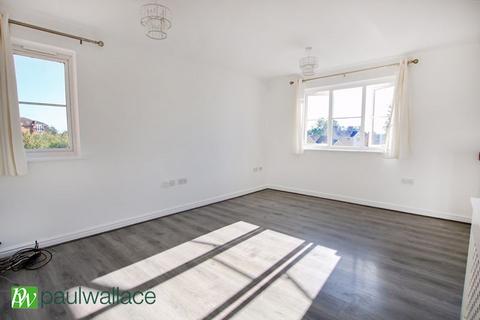 2 bedroom flat for sale, Yukon Road, Turnford