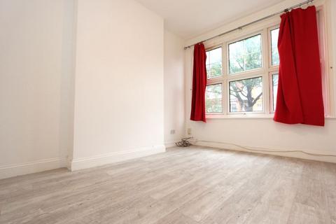 1 bedroom flat to rent, Salisbury Road, Haringey N4