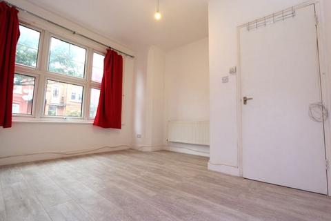 1 bedroom flat to rent, Salisbury Road, Haringey N4