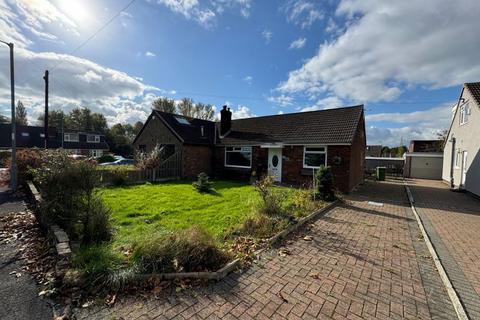 2 bedroom semi-detached bungalow to rent, Aintree Road, Little Lever, Bolton. *AVAILABLE NOW*