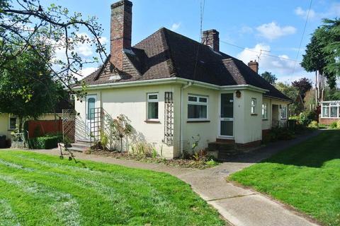 2 bedroom bungalow to rent, Grove Close, Basingstoke RG21