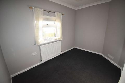 2 bedroom bungalow to rent, Grove Close, Basingstoke RG21