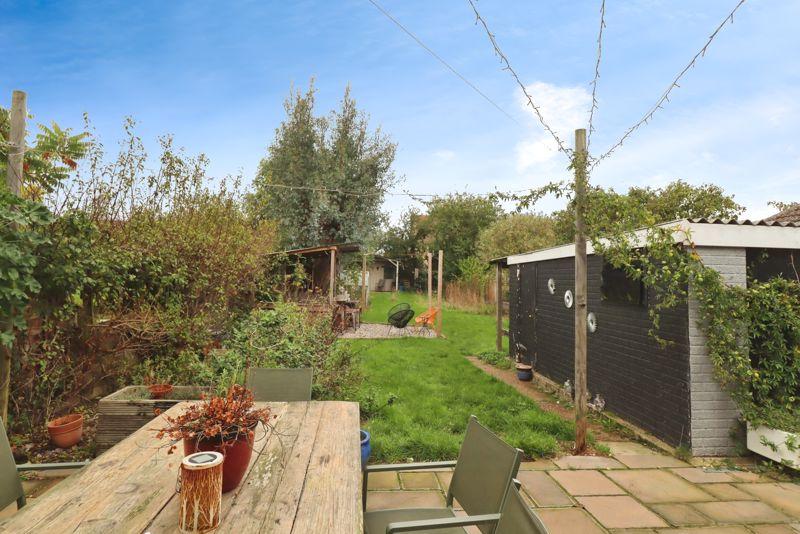 Wivenhoe road