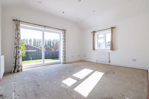 3 bedroom bungalow for sale, Stoke Road, Bletchley, Milton Keynes