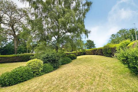 26 Huxley Close, Uxbridge, UB8 3PG