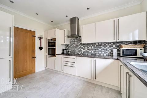 4 bedroom end of terrace house for sale, Hacton Lane, Hornchurch, RM12