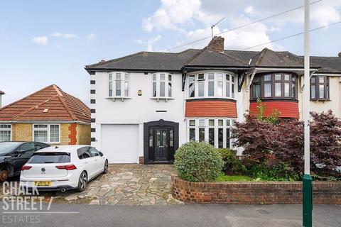 4 bedroom end of terrace house for sale, Hacton Lane, Hornchurch, RM12