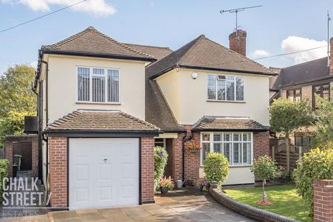 4 bedroom detached house for sale, Links Avenue, Gidea Park, RM2