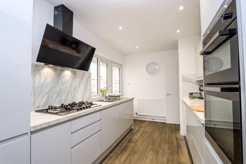 8 Chescombe Road, Yatton, Bristol, BS49 4EN
