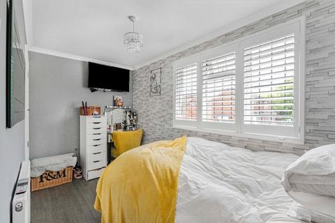 5 Shepherds Close, Orpington, BR6 9UB