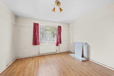 15 Mawson Close, London, SW20 9PA
