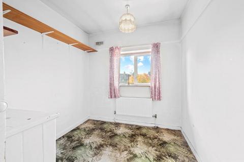 15 Mawson Close, London, SW20 9PA