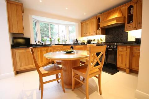 4 bedroom semi-detached house for sale, Edgware HA8