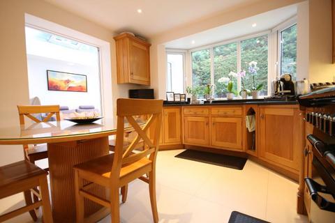 4 bedroom semi-detached house for sale, Edgware HA8