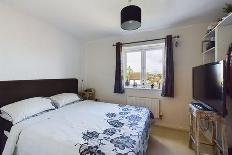 2 bedroom house for sale, Hawkins Way, Helston - Modern end terrace home