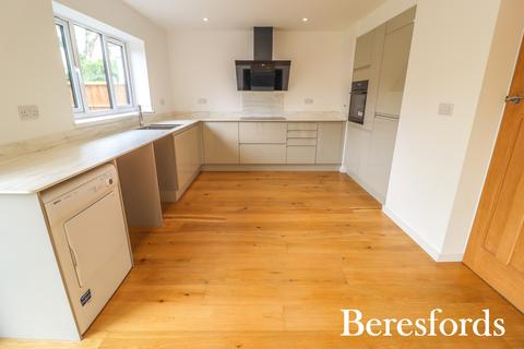 26 The Crescent, Upminster, RM14 1JY