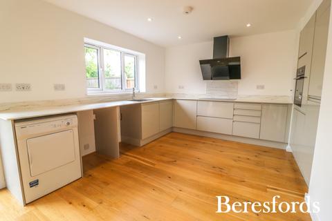 26 The Crescent, Upminster, RM14 1JY