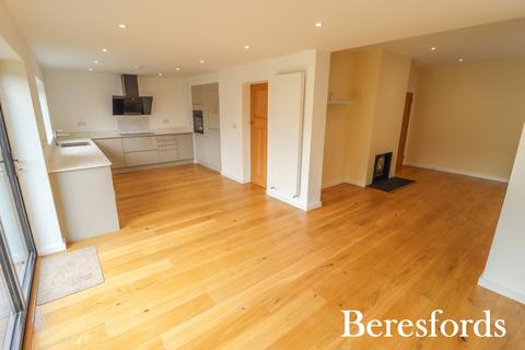 26 The Crescent, Upminster, RM14 1JY