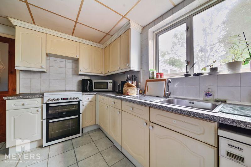 Sopers Lane, Poole BH17 3 bed semidetached house for sale £325,000
