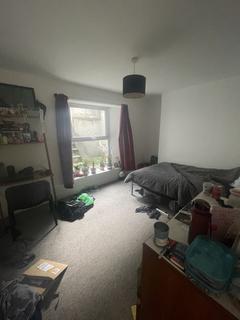 2 bedroom house share to rent, 16 Napier Terrace, Basement