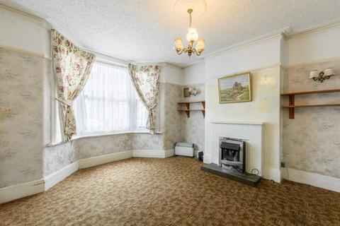 3 bedroom semi-detached house for sale, Izane Road, Bexleyheath DA6