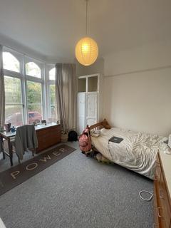 2 bedroom house share to rent, 13 Napier Terrace GFF