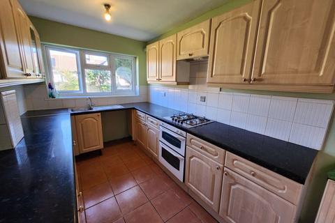 3 bedroom semi-detached house to rent, The Broadway, Dudley DY1