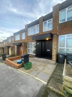 43 Deepfield Way, Coulsdon, CR5 2SZ
