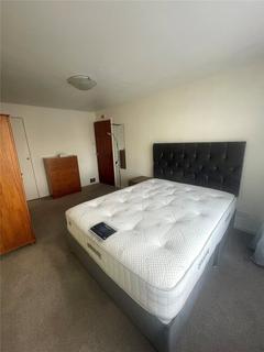43 Deepfield Way, Coulsdon, CR5 2SZ