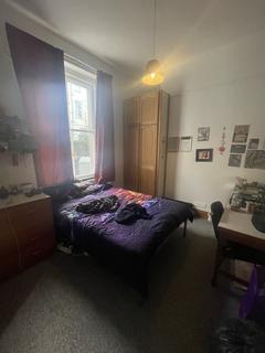 2 bedroom house share to rent, 14 Napier Terrace - Ground