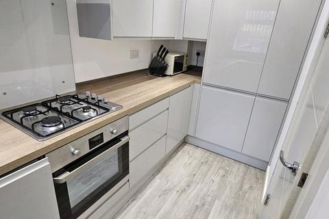 3 bedroom terraced house to rent, Rainsough Brow, Prestwich M25