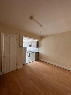 3 bedroom terraced house to rent, Third Avenue Dagenham RM10 9BB