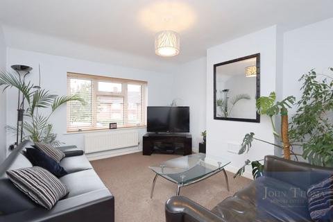 1 bedroom apartment for sale, Ilchester Road, Dagenham RM8