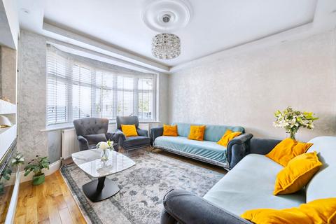 27 Waverley Avenue, London, E4 8HS