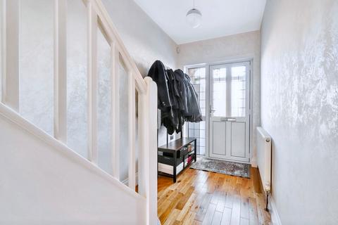 27 Waverley Avenue, London, E4 8HS