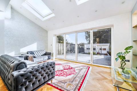 27 Waverley Avenue, London, E4 8HS