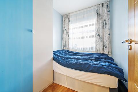 27 Waverley Avenue, London, E4 8HS