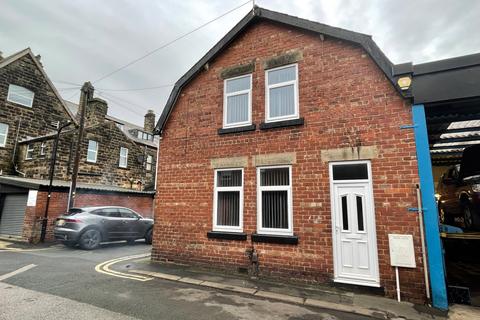 4 bedroom semi-detached house to rent, Newnham Street, Harrogate, North Yorkshire, HG2