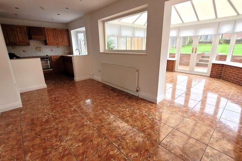 4 bedroom semi-detached house to rent, Harcourt Drive, Sutton Coldfield B74